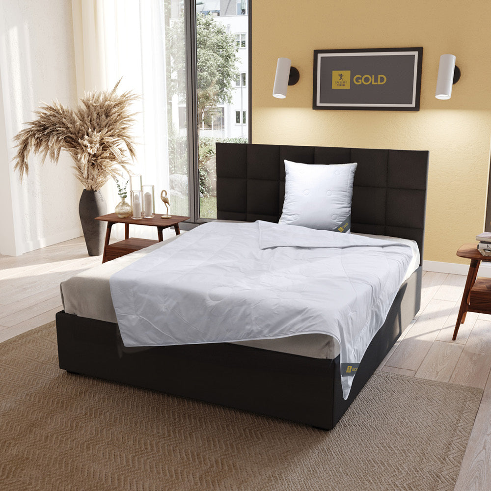 Kamelhaarbettdecke Gold, reiner feinster Kamelhaar Flaum (superentrgrannt) / 100 % Kamelhaar